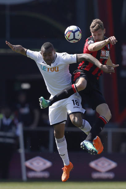 事业贡献更 事业贡献更